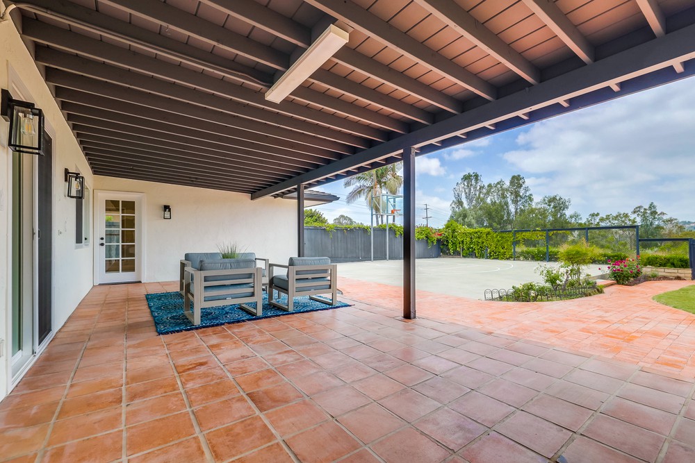 Virtual tour photo 56 of 70 for 6218 Lake Shore Dr