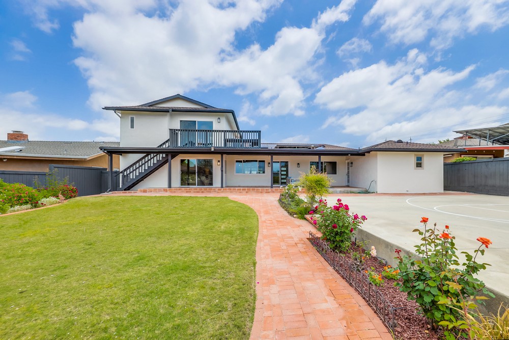 Virtual tour photo 58 of 70 for 6218 Lake Shore Dr