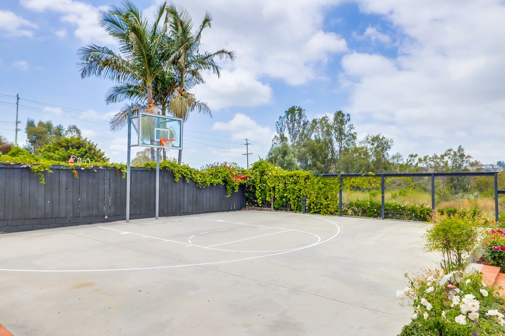 Virtual tour photo 62 of 70 for 6218 Lake Shore Dr