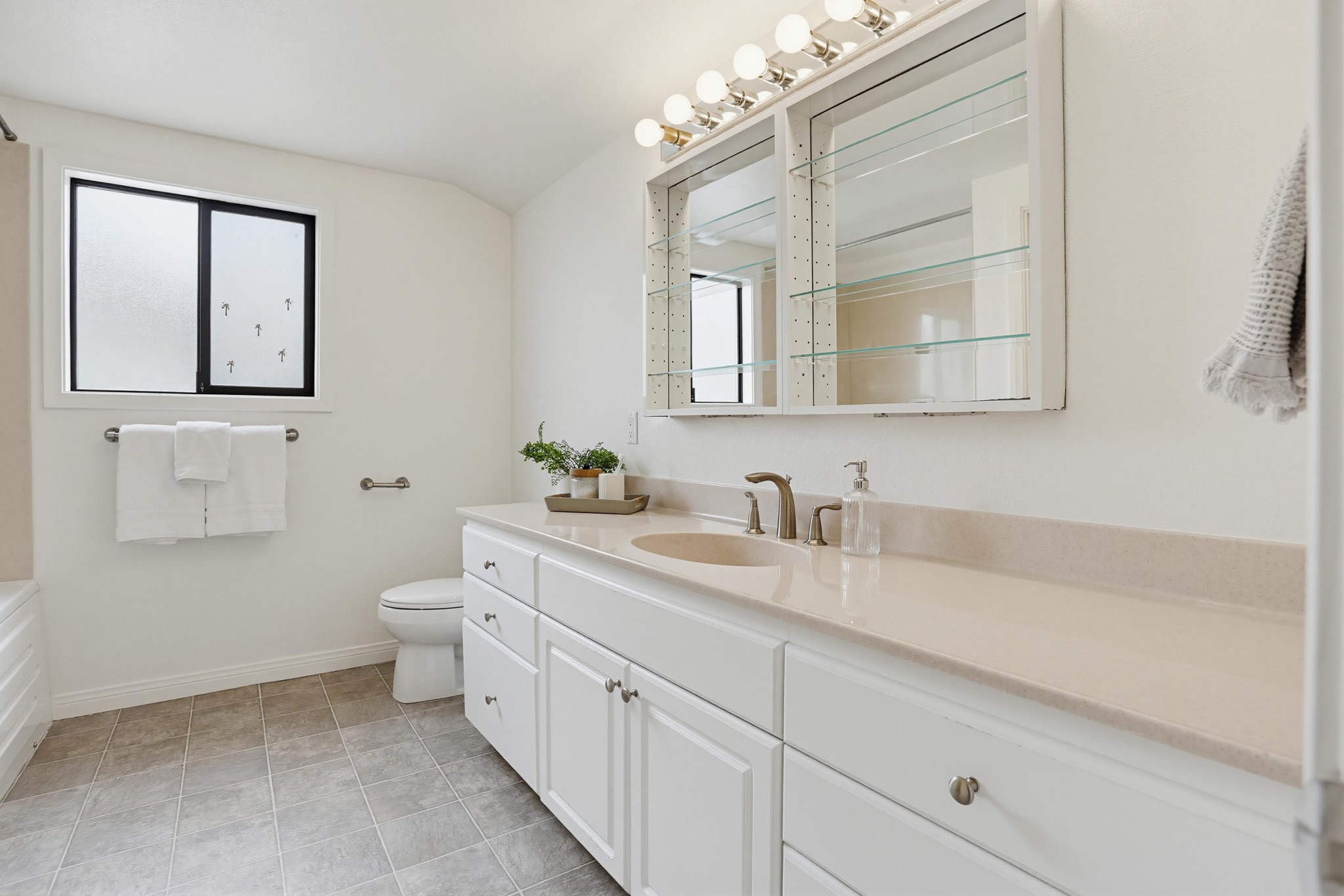 Virtual tour photo 28 of 45 for 6221 Lake Athabaska Pl