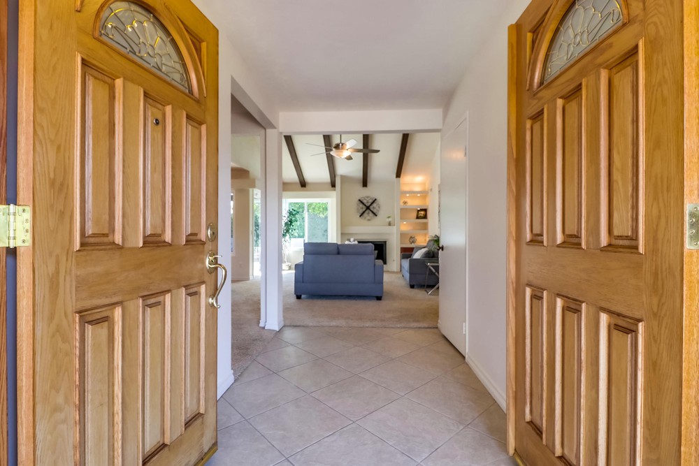 Virtual tour photo 7 of 47 for 6223 Lake Shore Dr
