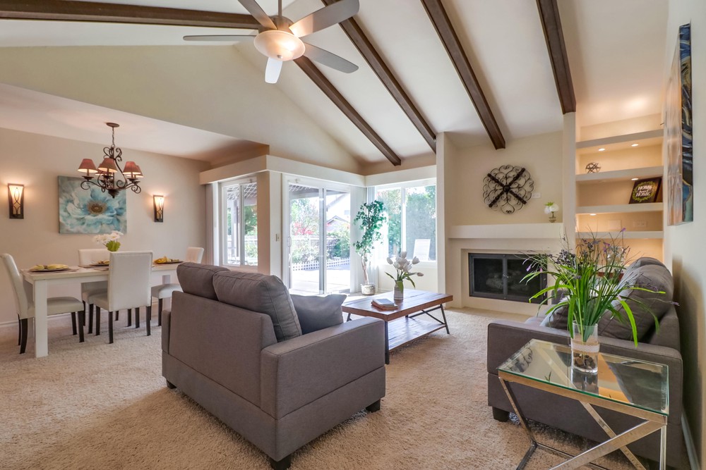Virtual tour photo 8 of 47 for 6223 Lake Shore Dr