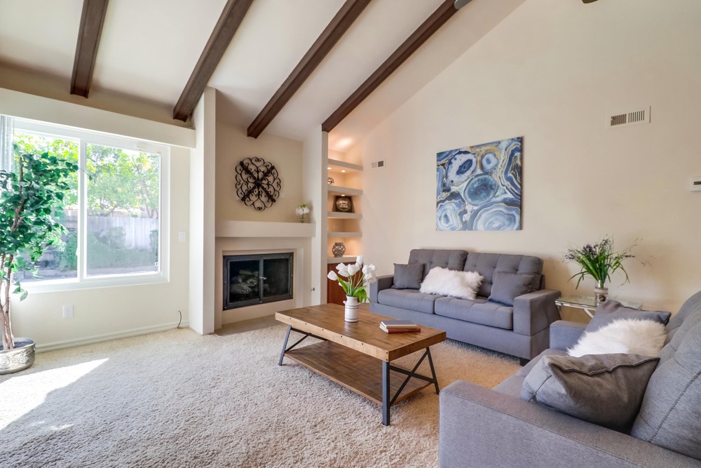 Virtual tour photo 9 of 47 for 6223 Lake Shore Dr