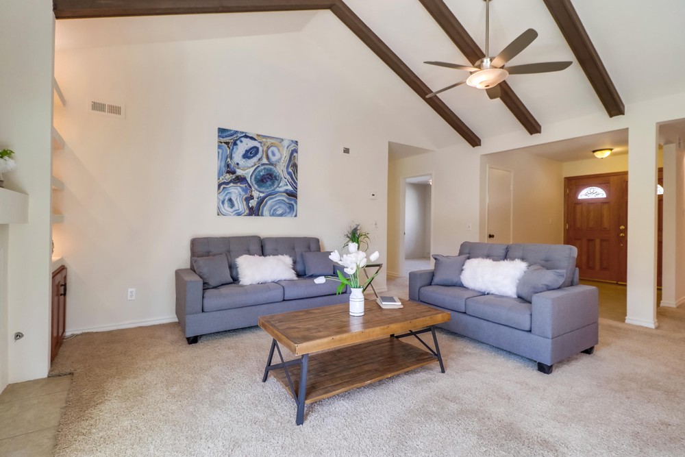 Virtual tour photo 10 of 47 for 6223 Lake Shore Dr