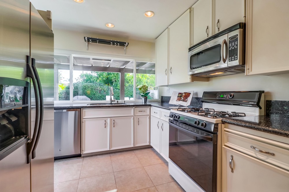 Virtual tour photo 19 of 47 for 6223 Lake Shore Dr