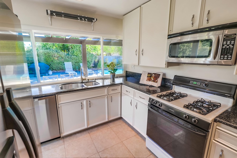 Virtual tour photo 20 of 47 for 6223 Lake Shore Dr