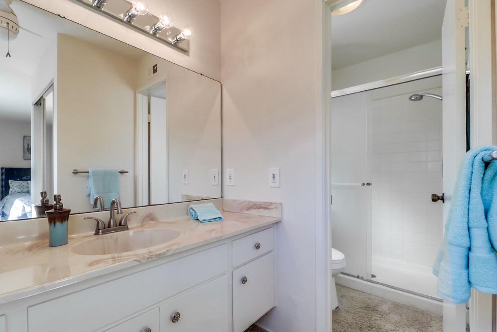 Virtual tour photo 27 of 47 for 6223 Lake Shore Dr