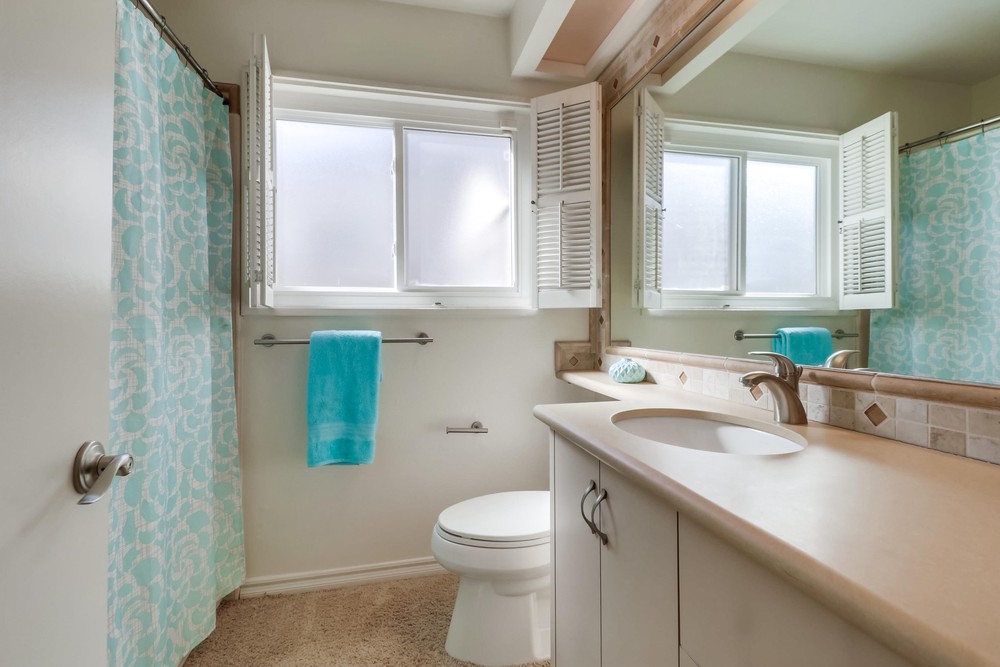 Virtual tour photo 34 of 47 for 6223 Lake Shore Dr