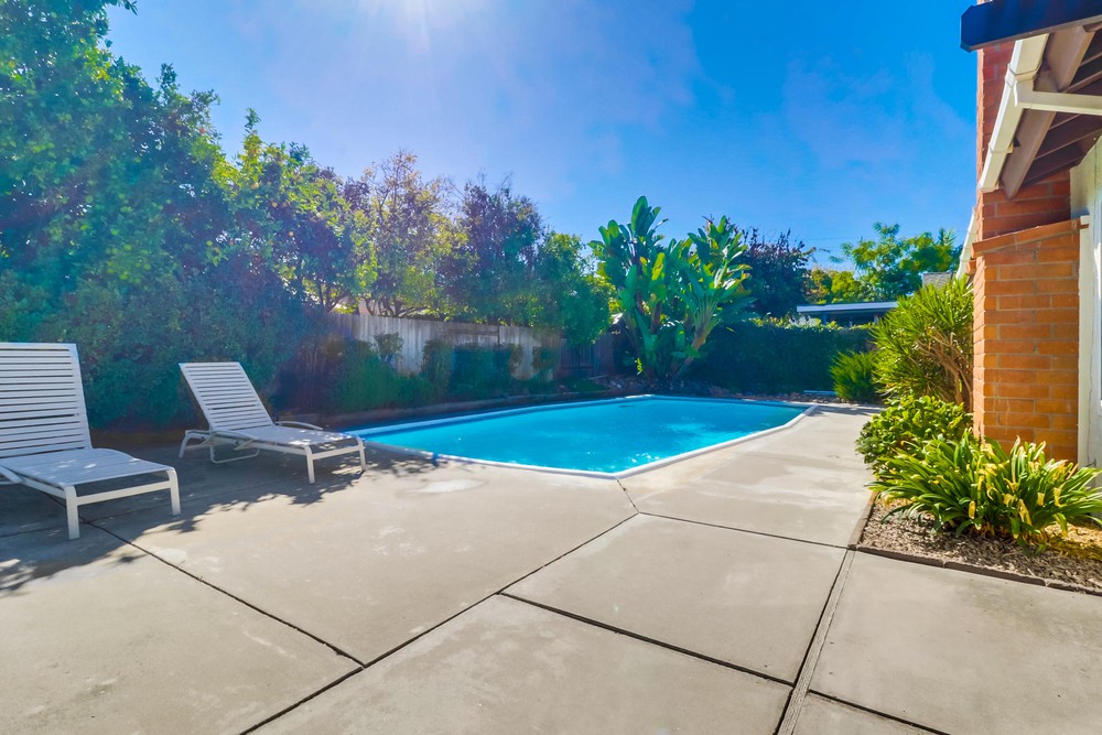 Virtual tour photo 38 of 47 for 6223 Lake Shore Dr