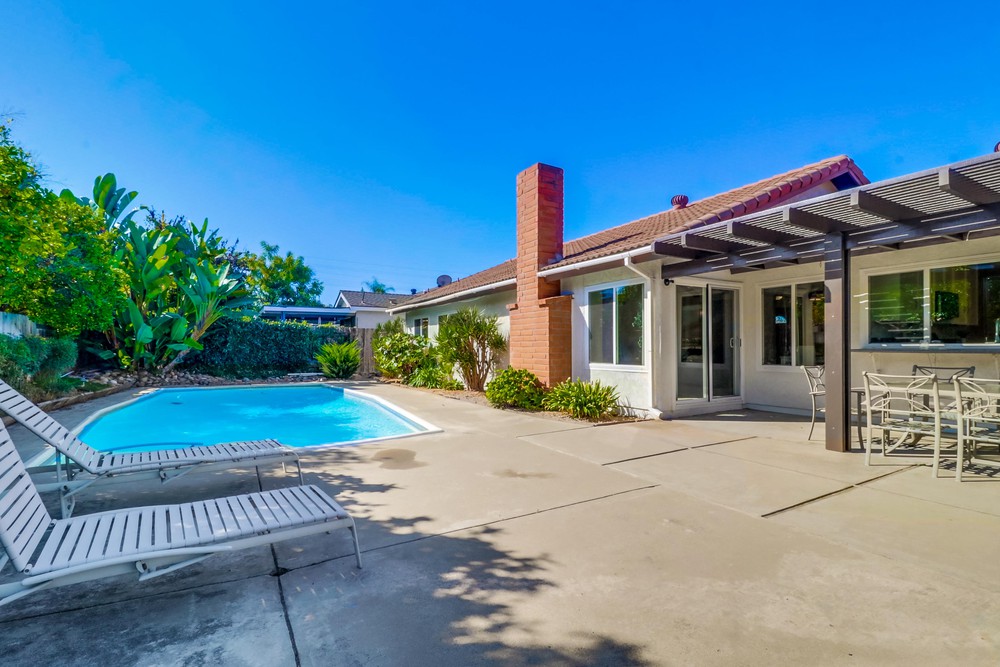 Virtual tour photo 39 of 47 for 6223 Lake Shore Dr