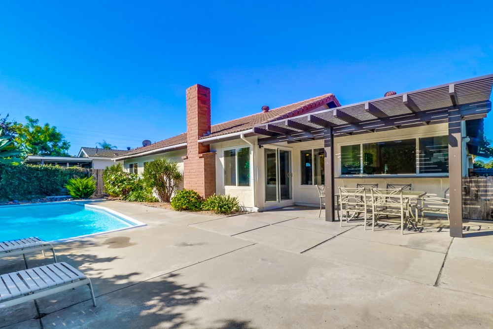 Virtual tour photo 40 of 47 for 6223 Lake Shore Dr