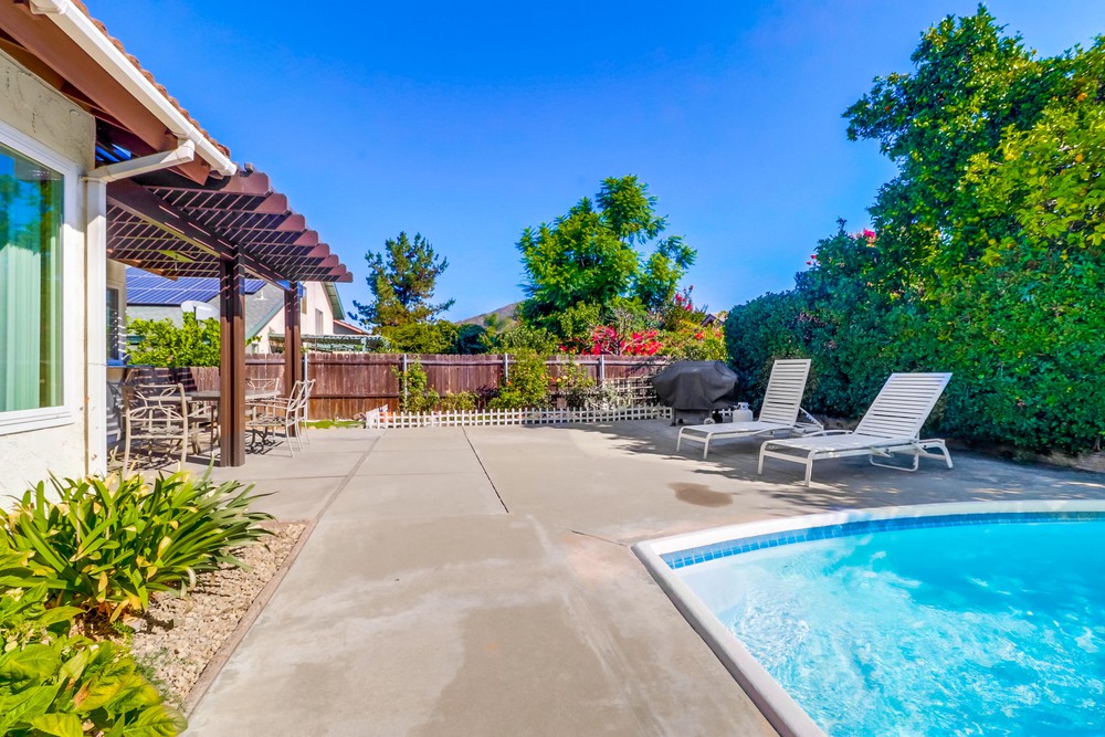 Virtual tour photo 46 of 47 for 6223 Lake Shore Dr