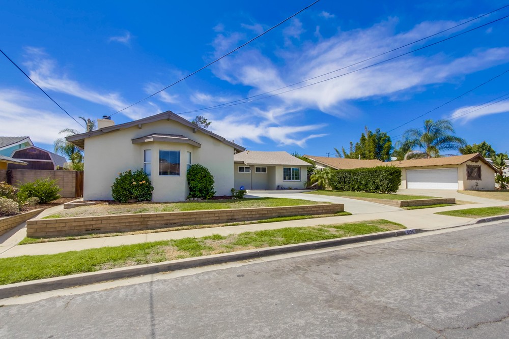 Virtual tour photo 4 of 36 for 6226 Lake Arago Ave
