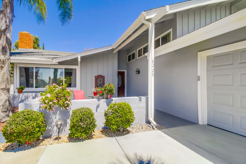Virtual tour photo 8 of 55 for 6225 Pearl Lake Ave