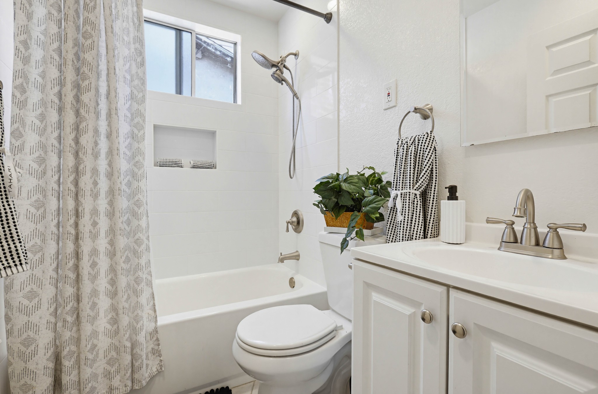 Virtual tour photo 39 of 65 for 6231 Amy Ave
