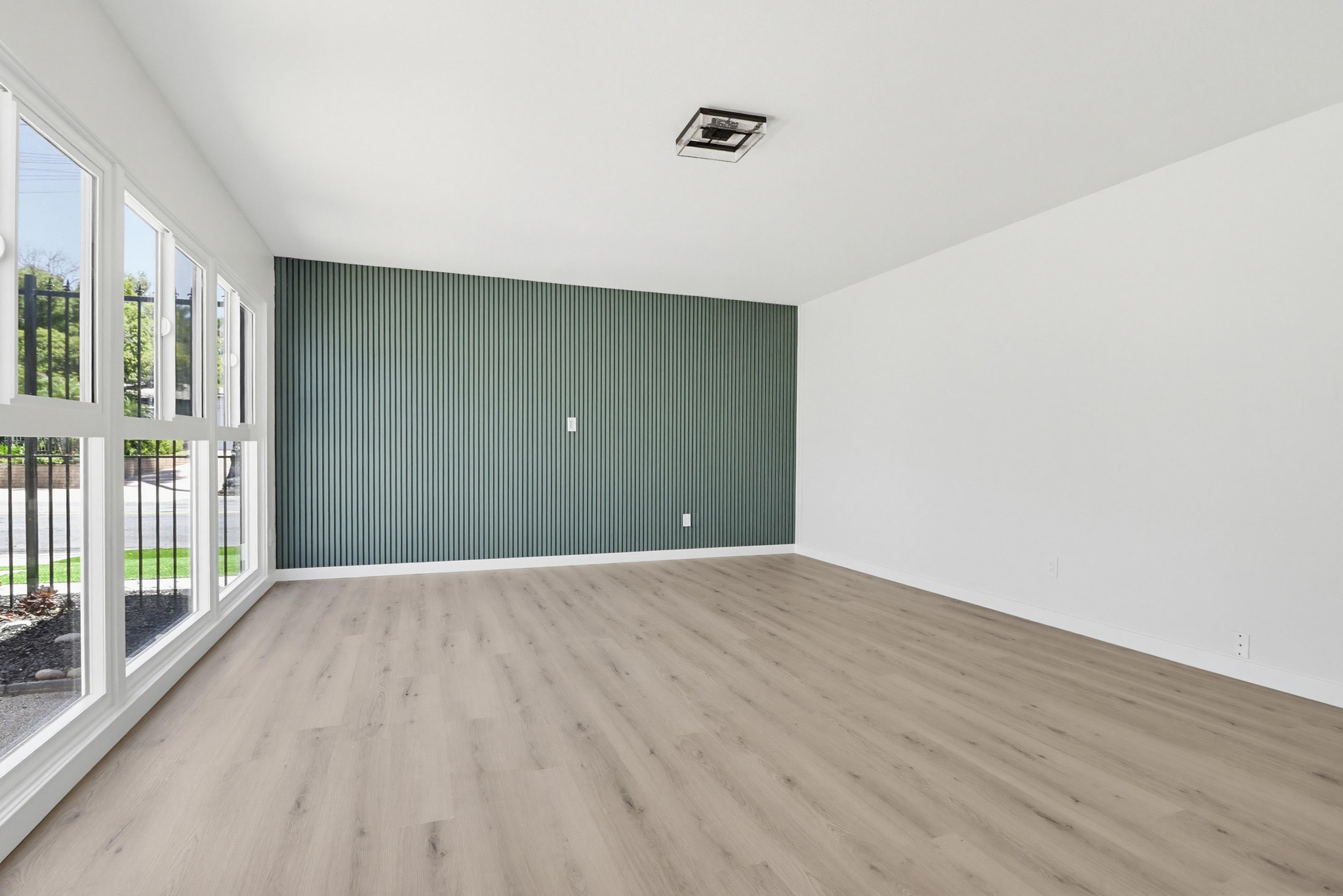 Virtual tour photo 8 of 49 for 6234 Crawford St