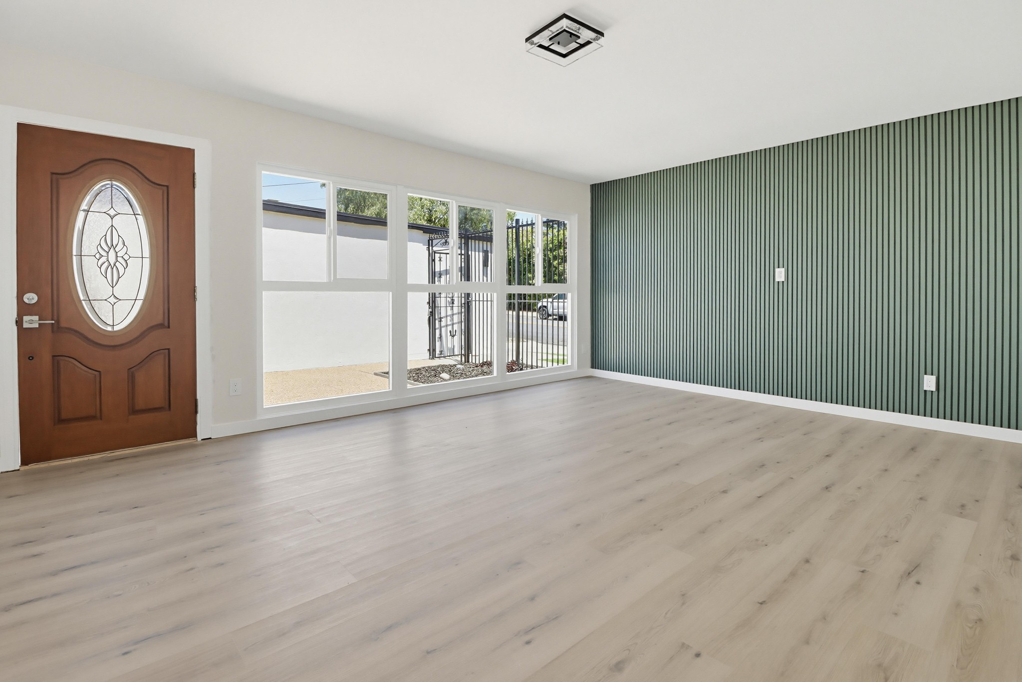 Virtual tour photo 9 of 49 for 6234 Crawford St