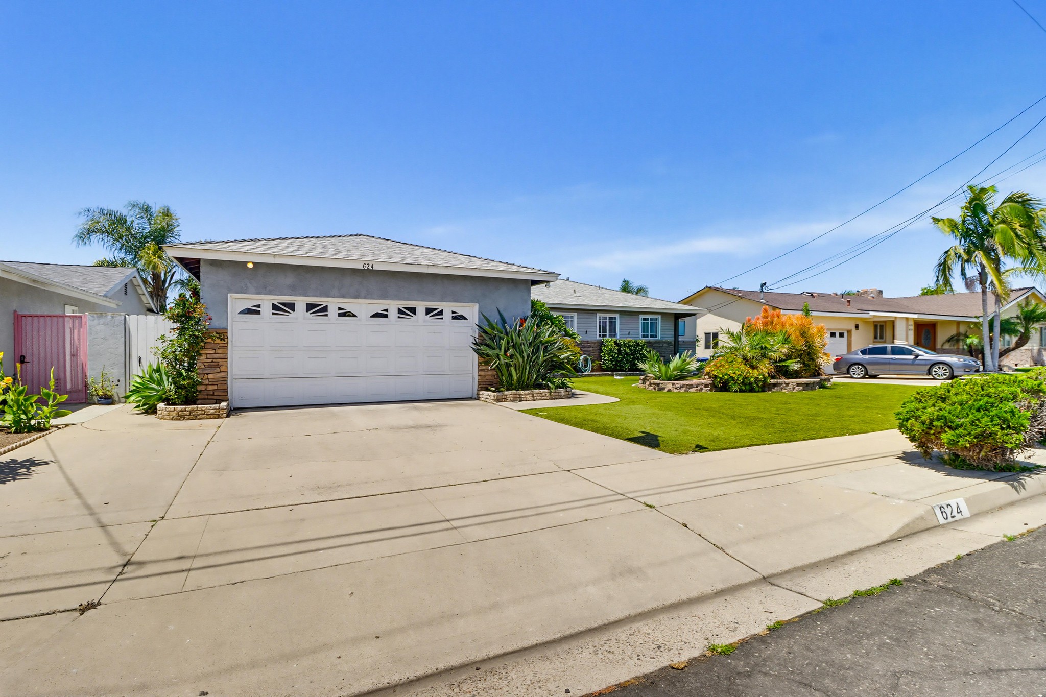 Virtual tour photo 4 of 53 for 624 Guava Ave