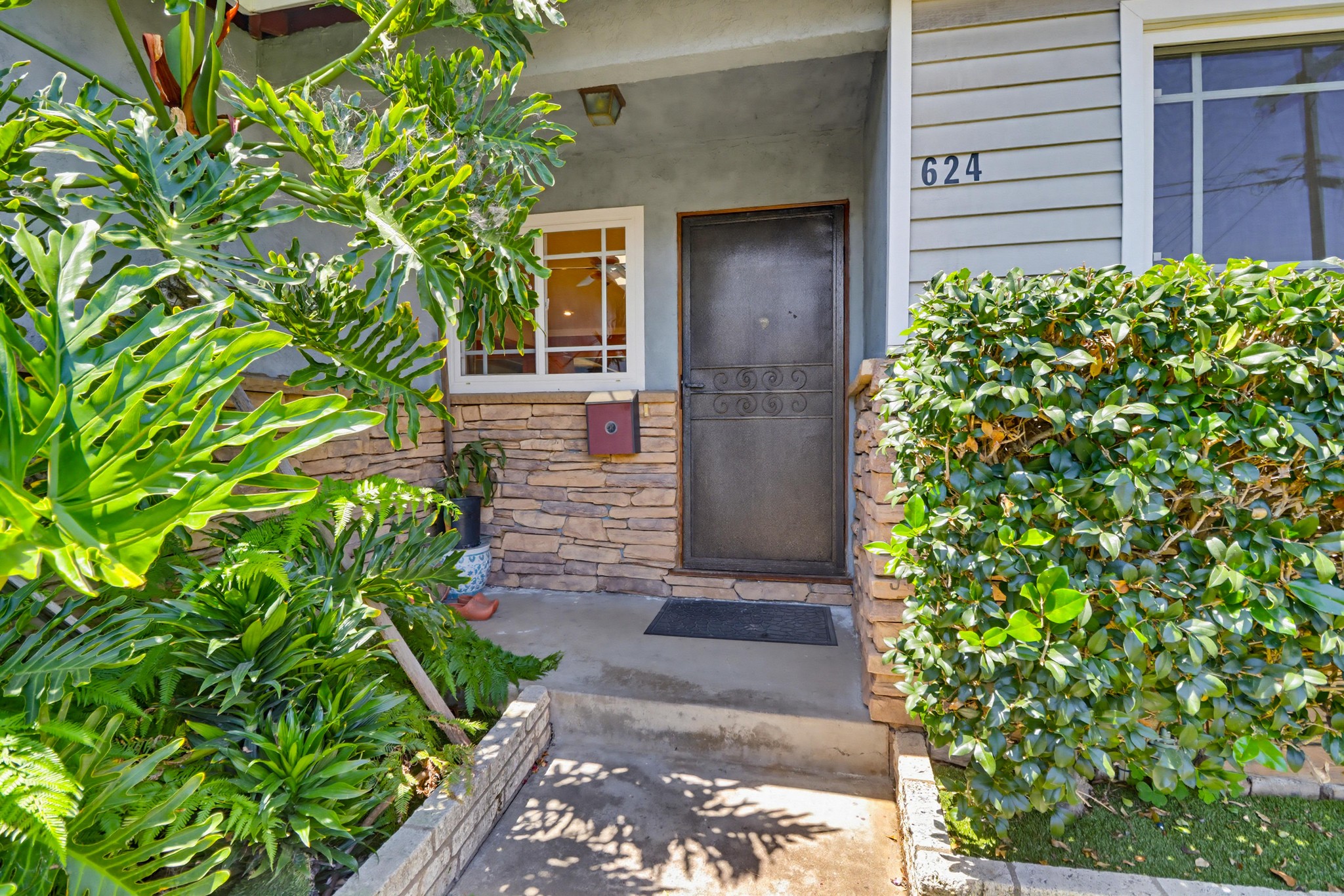 Virtual tour photo 7 of 53 for 624 Guava Ave
