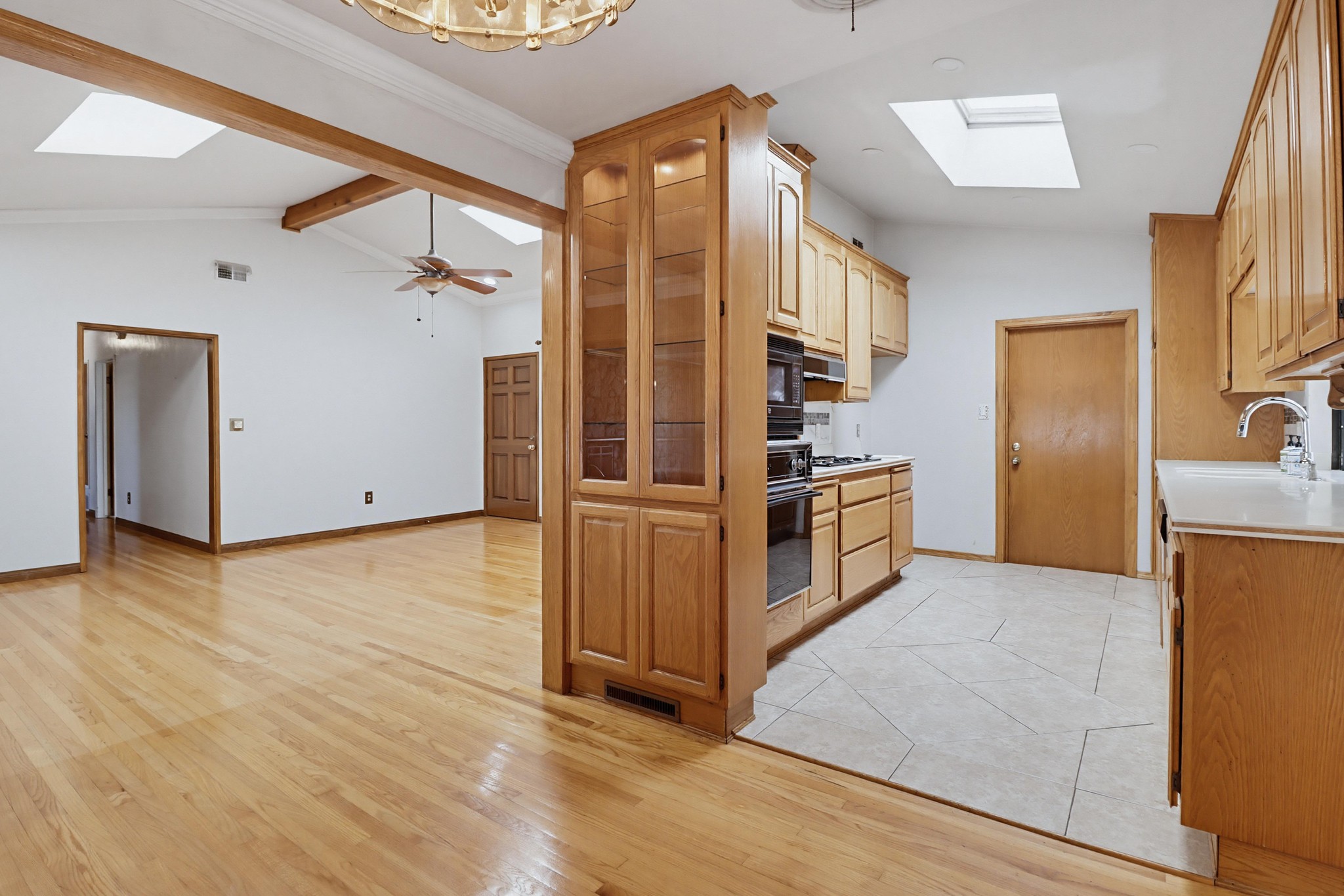 Virtual tour photo 12 of 53 for 624 Guava Ave