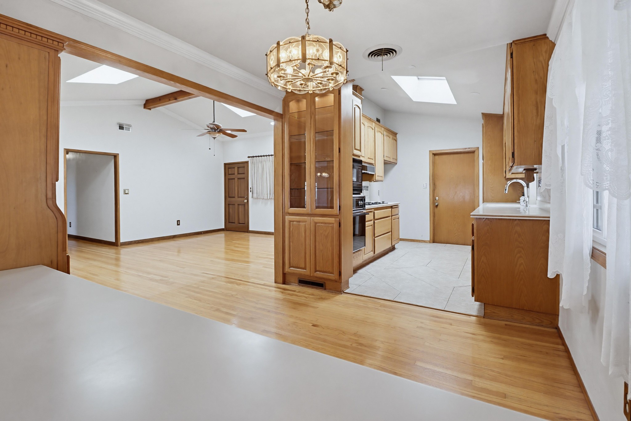 Virtual tour photo 13 of 53 for 624 Guava Ave