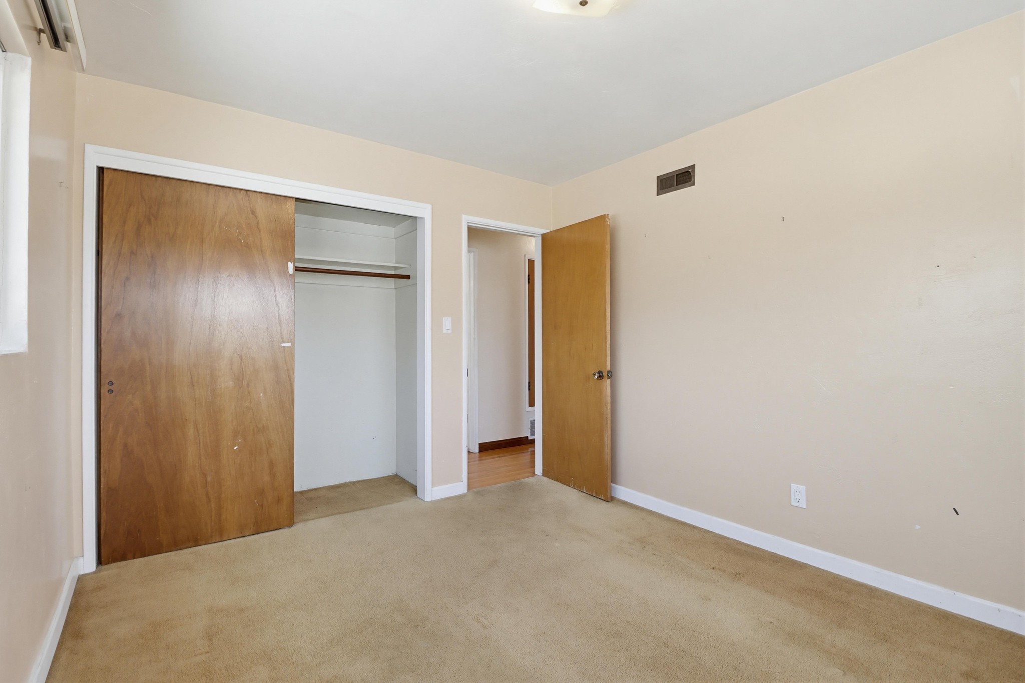 Virtual tour photo 32 of 53 for 624 Guava Ave