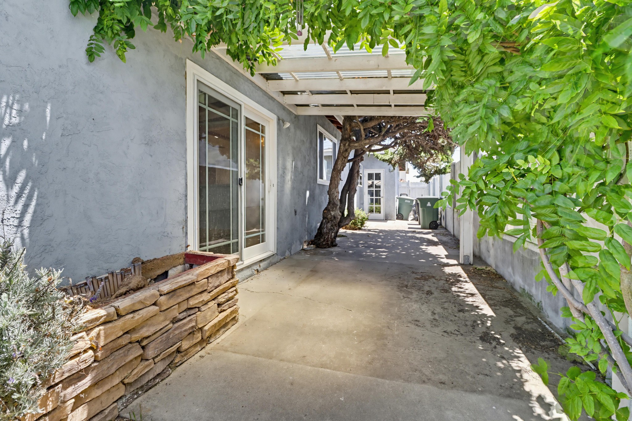 Virtual tour photo 44 of 53 for 624 Guava Ave