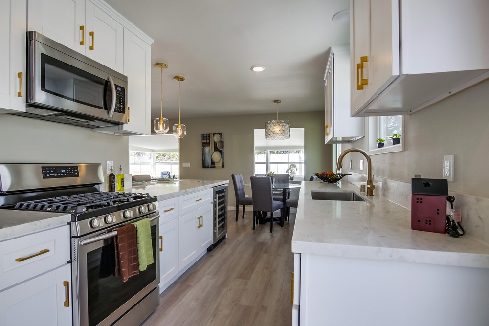 Virtual tour photo 16 of 40 for 6244 Lake Aral Dr