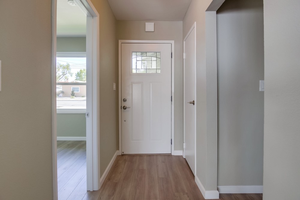 Virtual tour photo 19 of 40 for 6244 Lake Aral Dr
