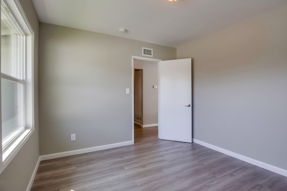 Virtual tour photo 21 of 40 for 6244 Lake Aral Dr
