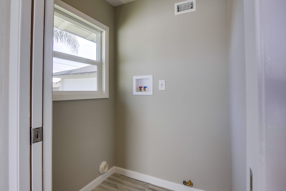 Virtual tour photo 36 of 40 for 6244 Lake Aral Dr