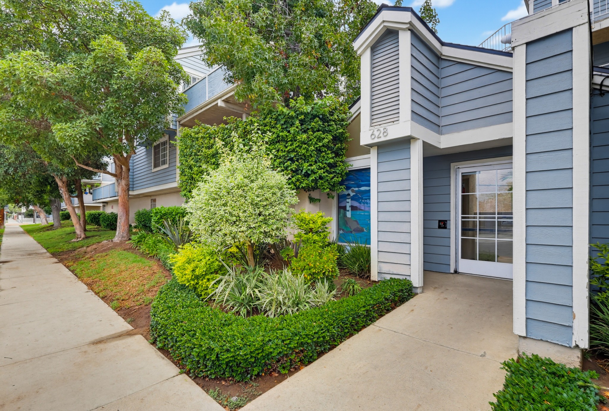 Virtual tour photo 3 of 63 for 628 Daisy Ave #22