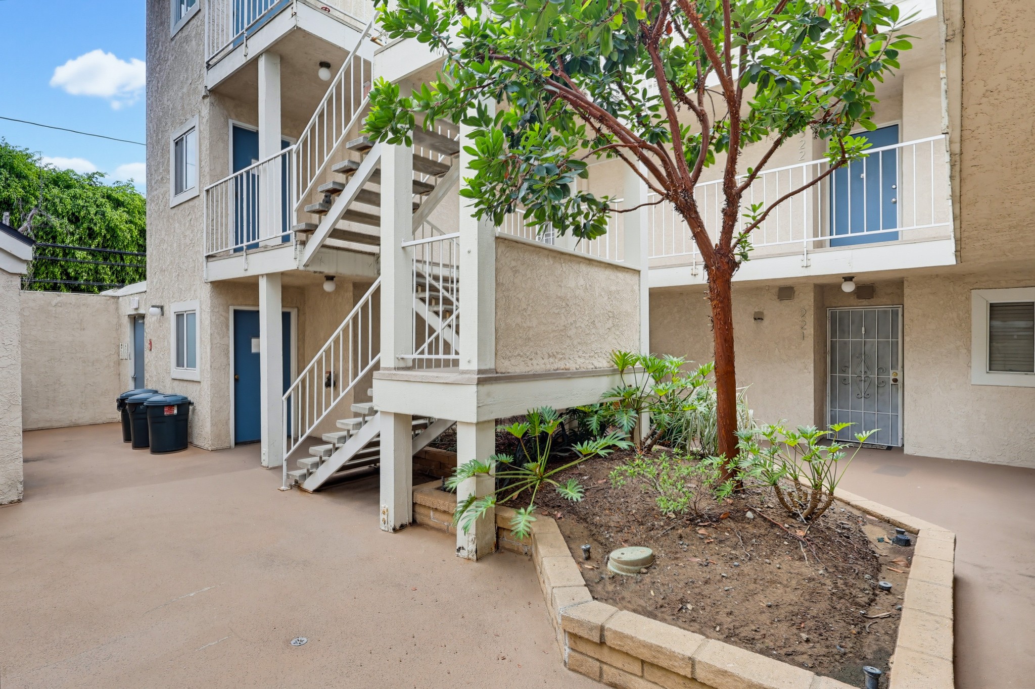 Virtual tour photo 7 of 63 for 628 Daisy Ave #22