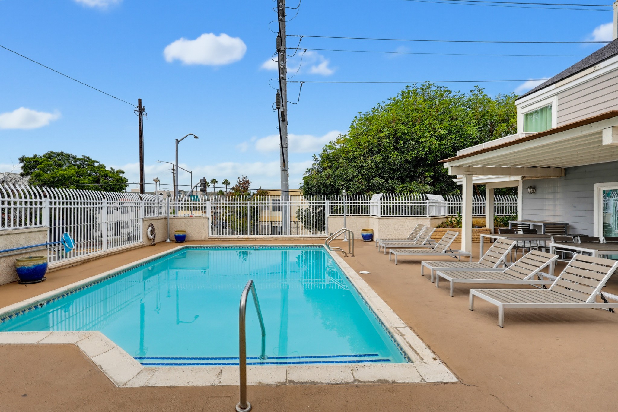 Virtual tour photo 54 of 63 for 628 Daisy Ave #22