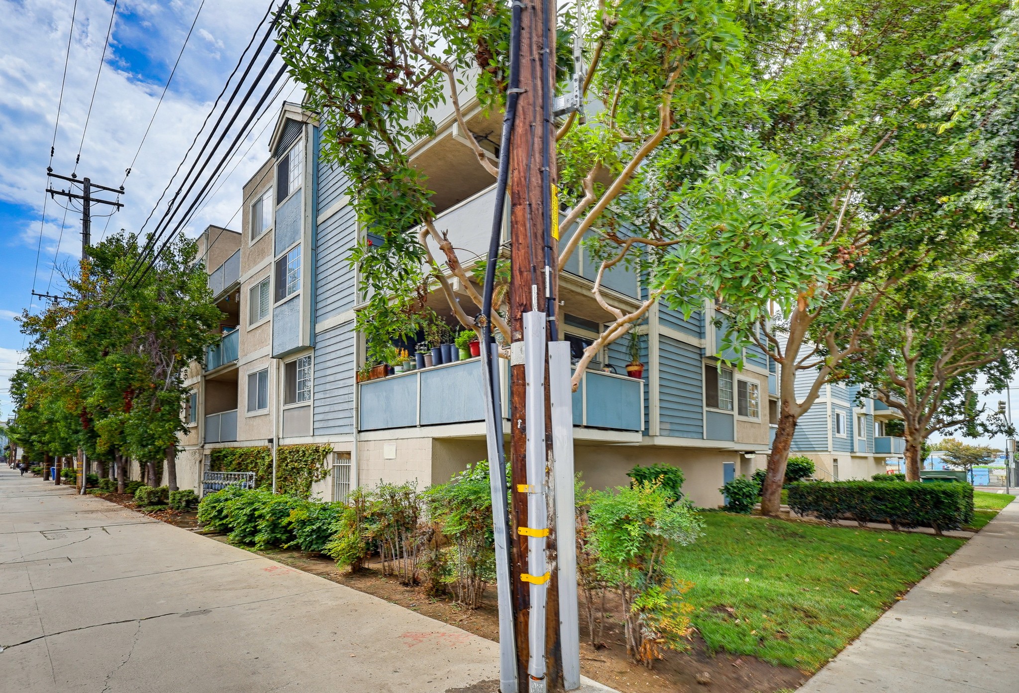 Virtual tour photo 60 of 63 for 628 Daisy Ave #22
