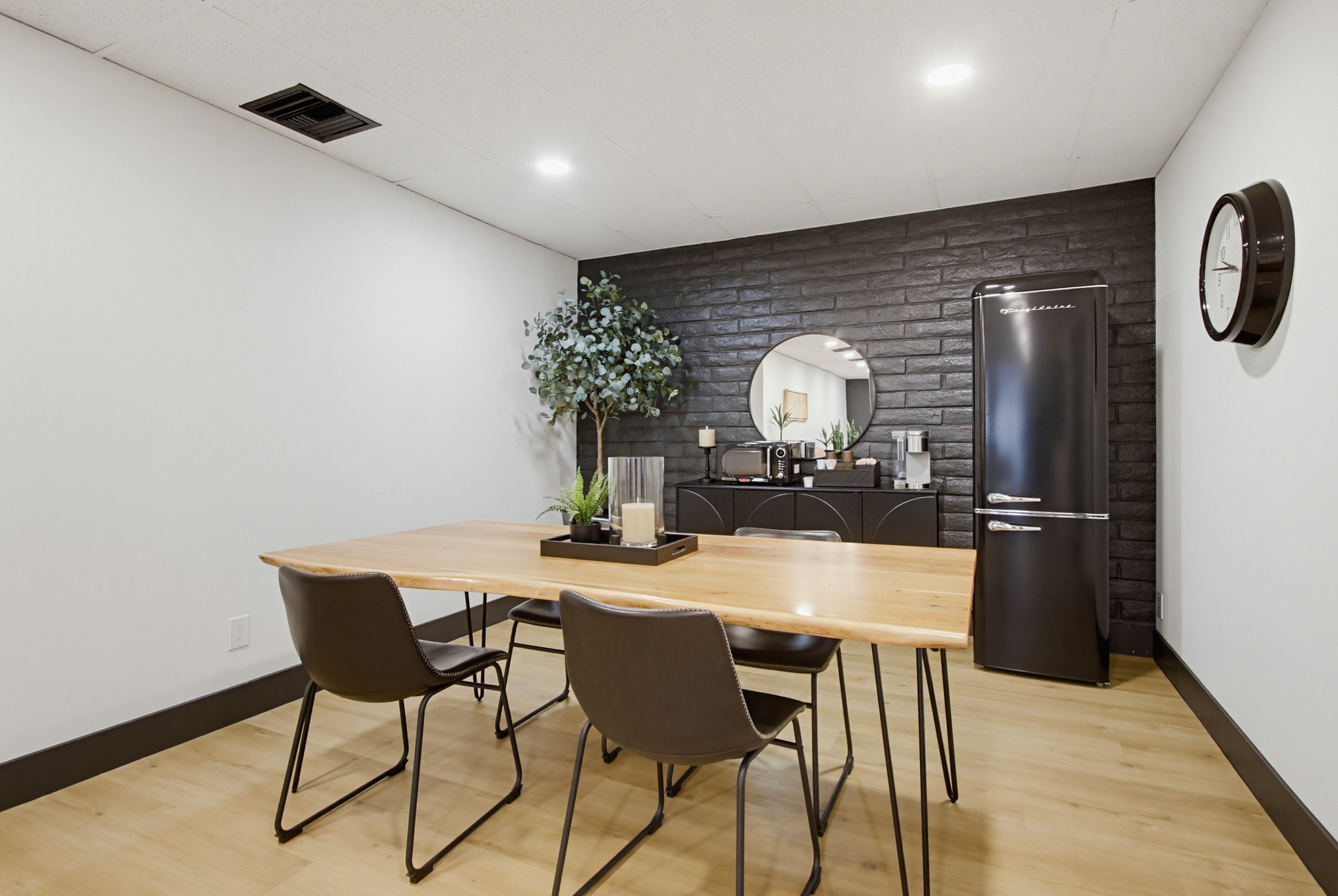 Virtual tour photo 65 of 78 for 6280 Riverdale St