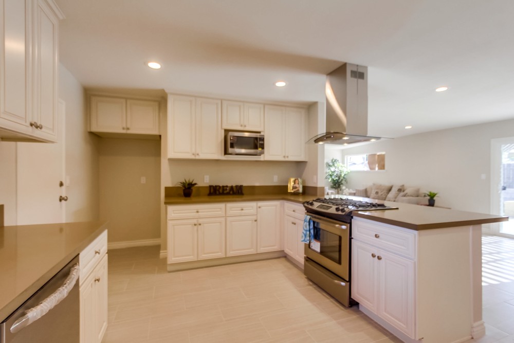 Virtual tour photo 9 of 31 for 6284 Lake Ariana Ave