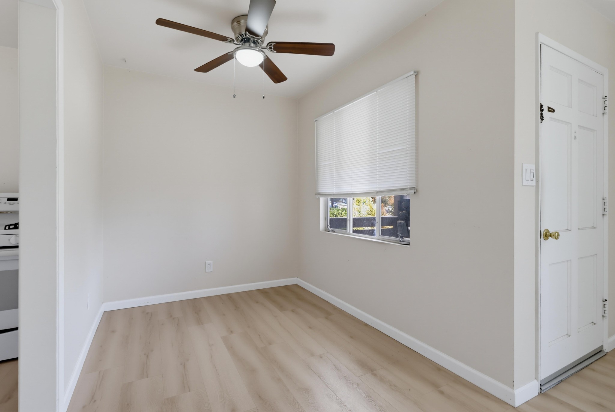 Virtual tour photo 6 of 35 for 629 Gretchen Rd