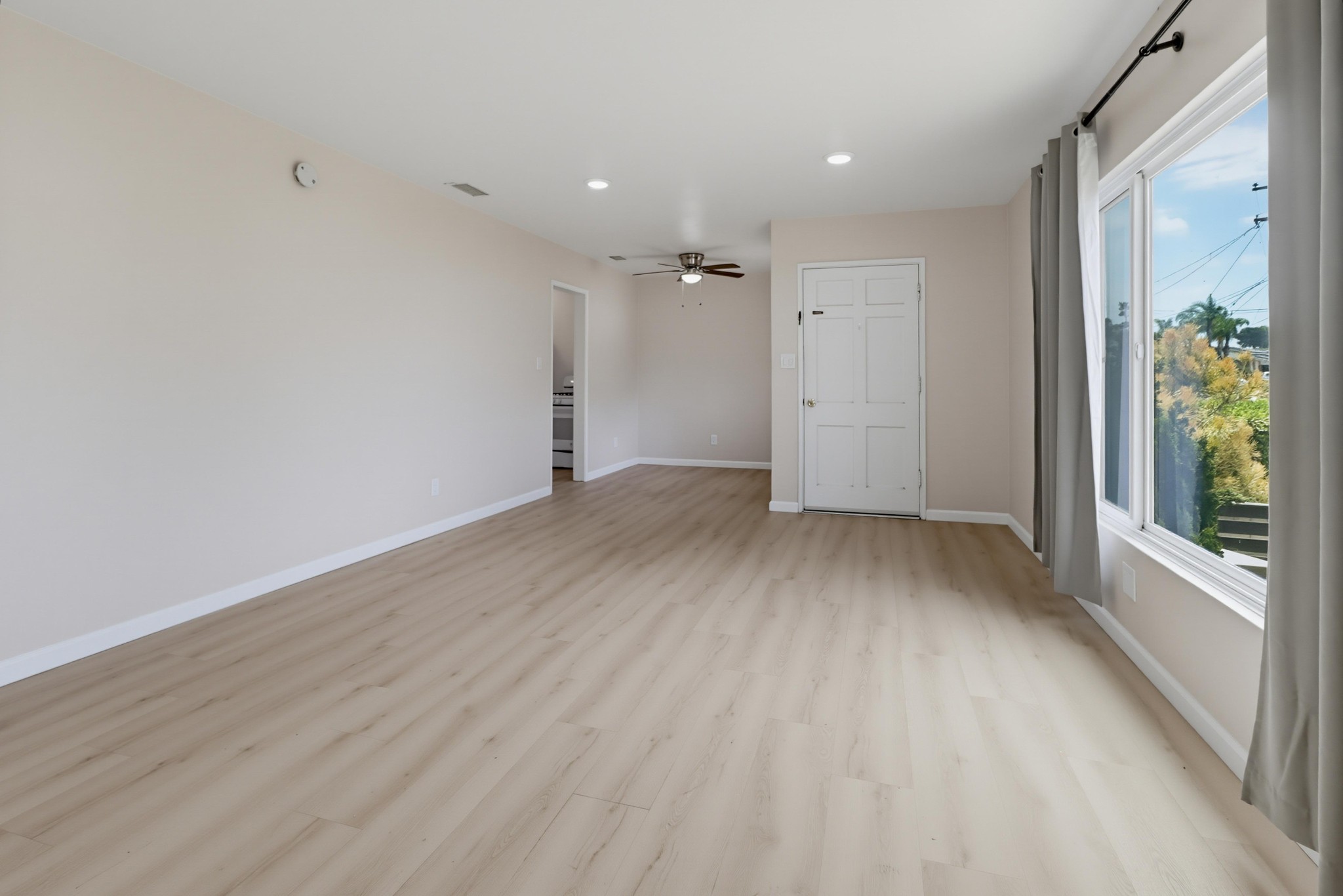 Virtual tour photo 10 of 35 for 629 Gretchen Rd