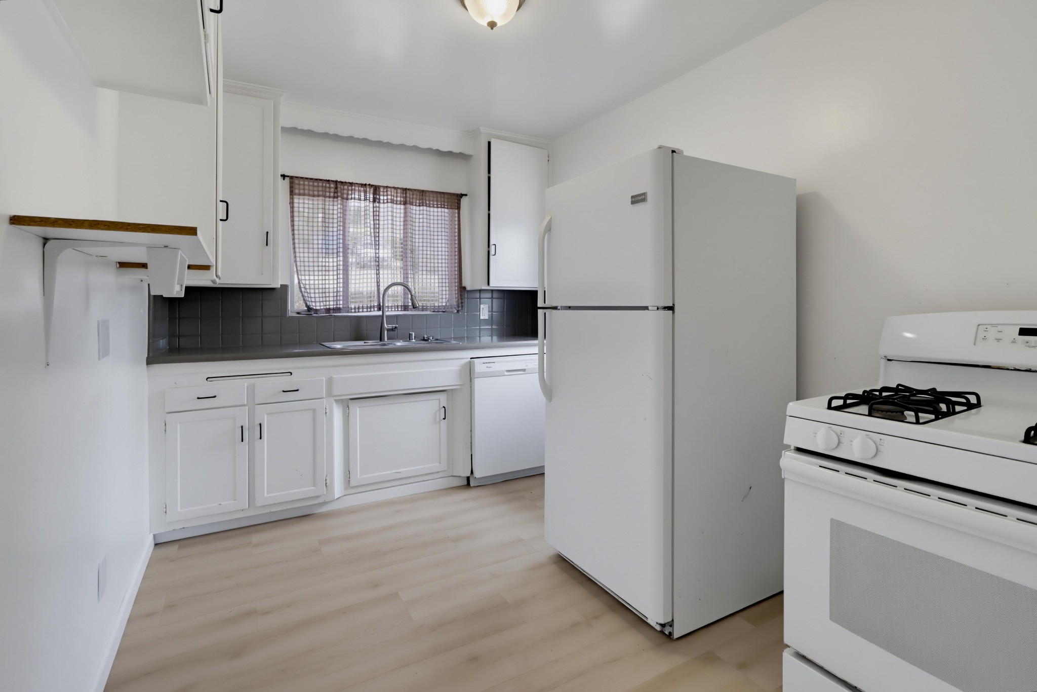 Virtual tour photo 11 of 35 for 629 Gretchen Rd