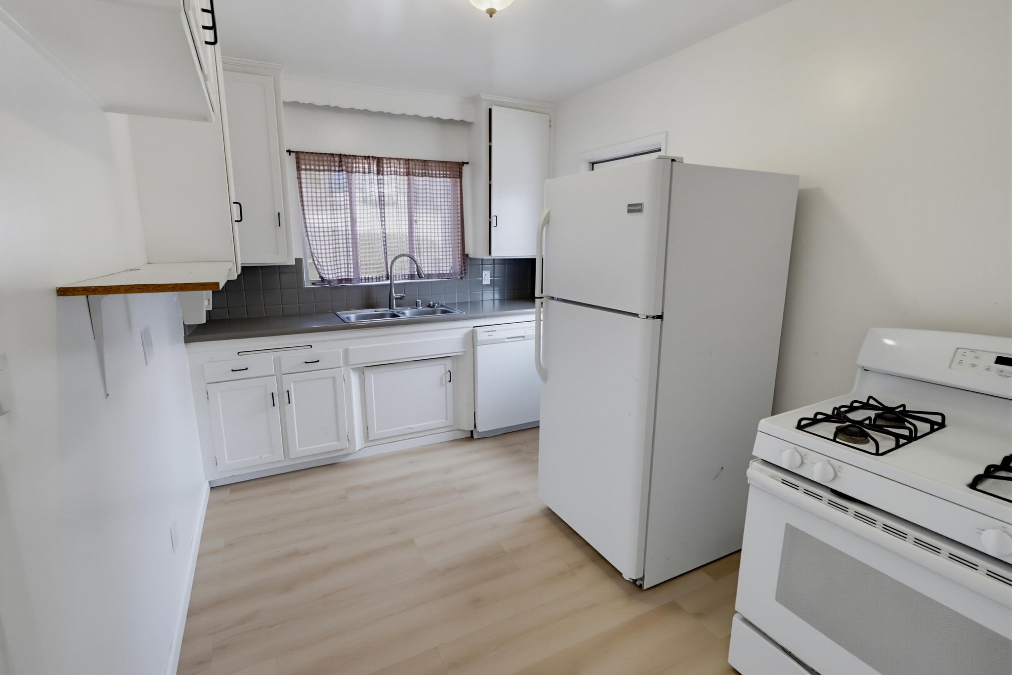 Virtual tour photo 12 of 35 for 629 Gretchen Rd