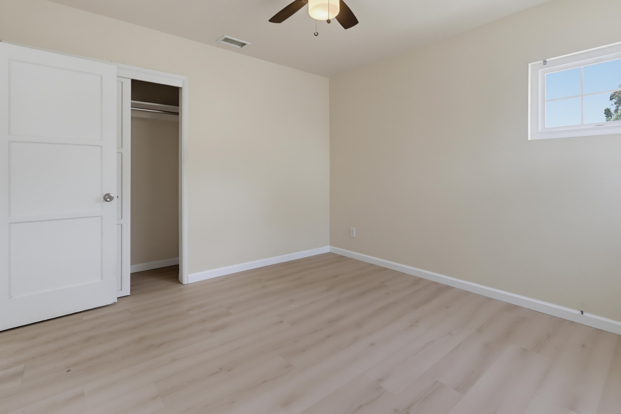 Virtual tour photo 19 of 35 for 629 Gretchen Rd
