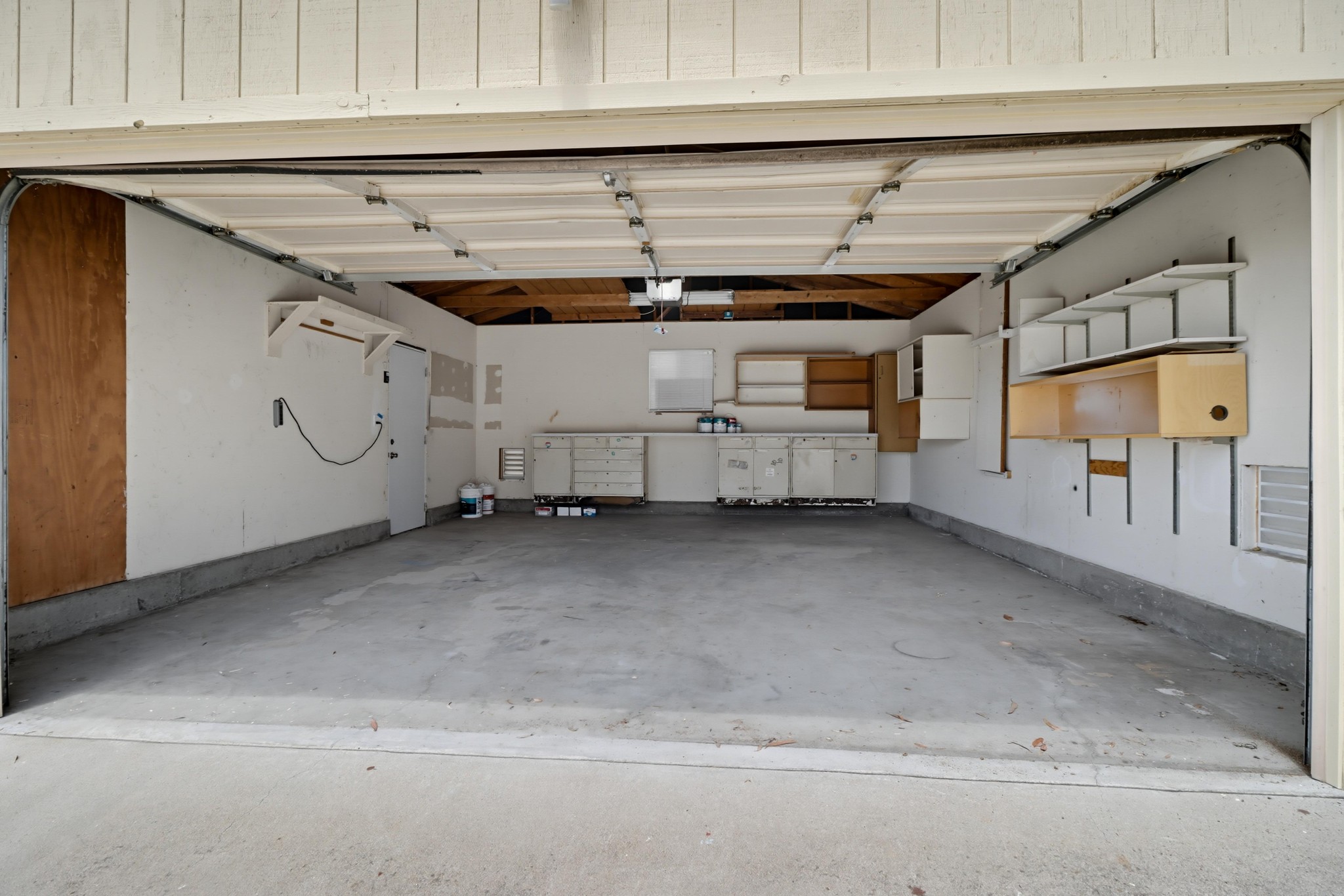 Virtual tour photo 32 of 35 for 629 Gretchen Rd