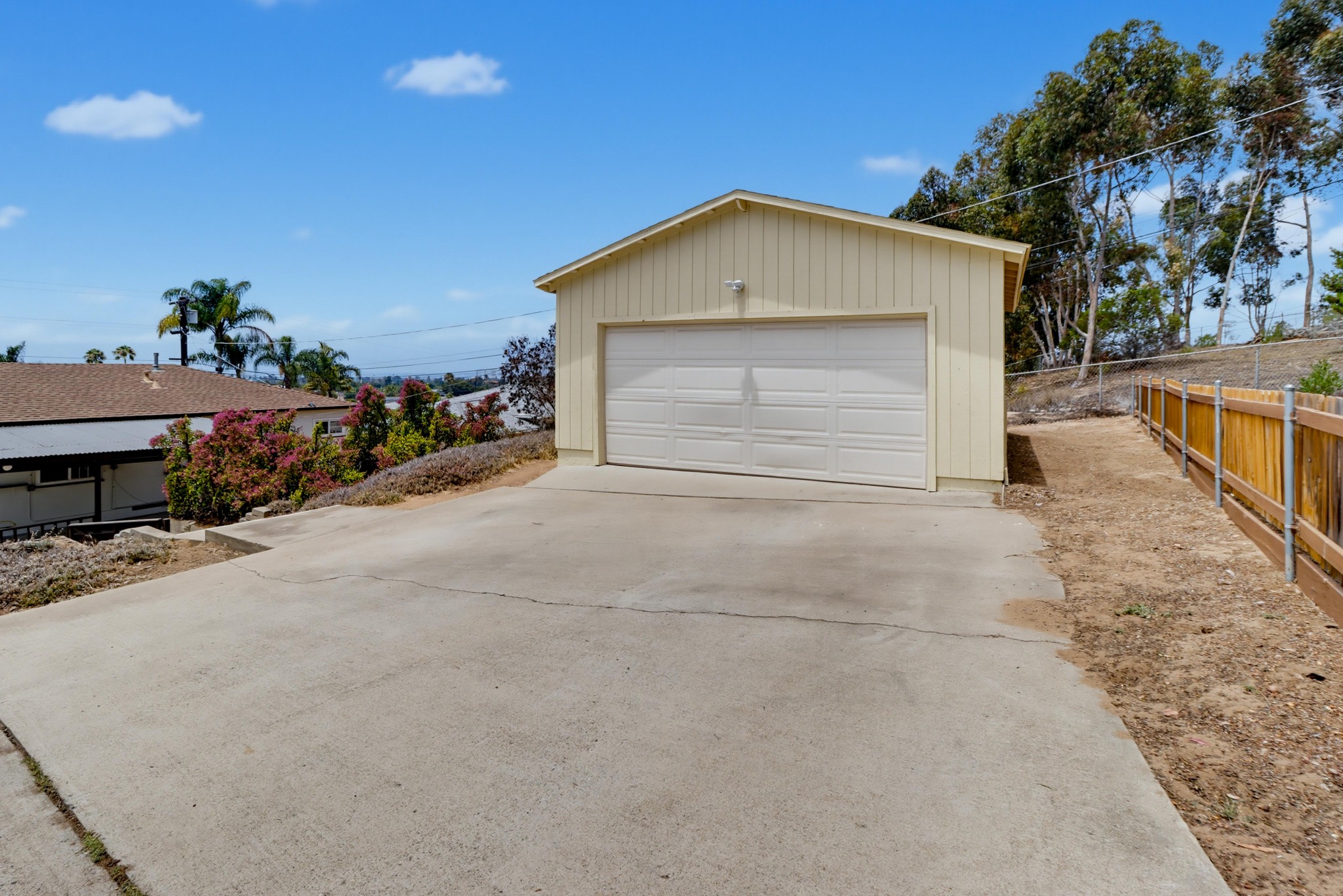 Virtual tour photo 33 of 35 for 629 Gretchen Rd