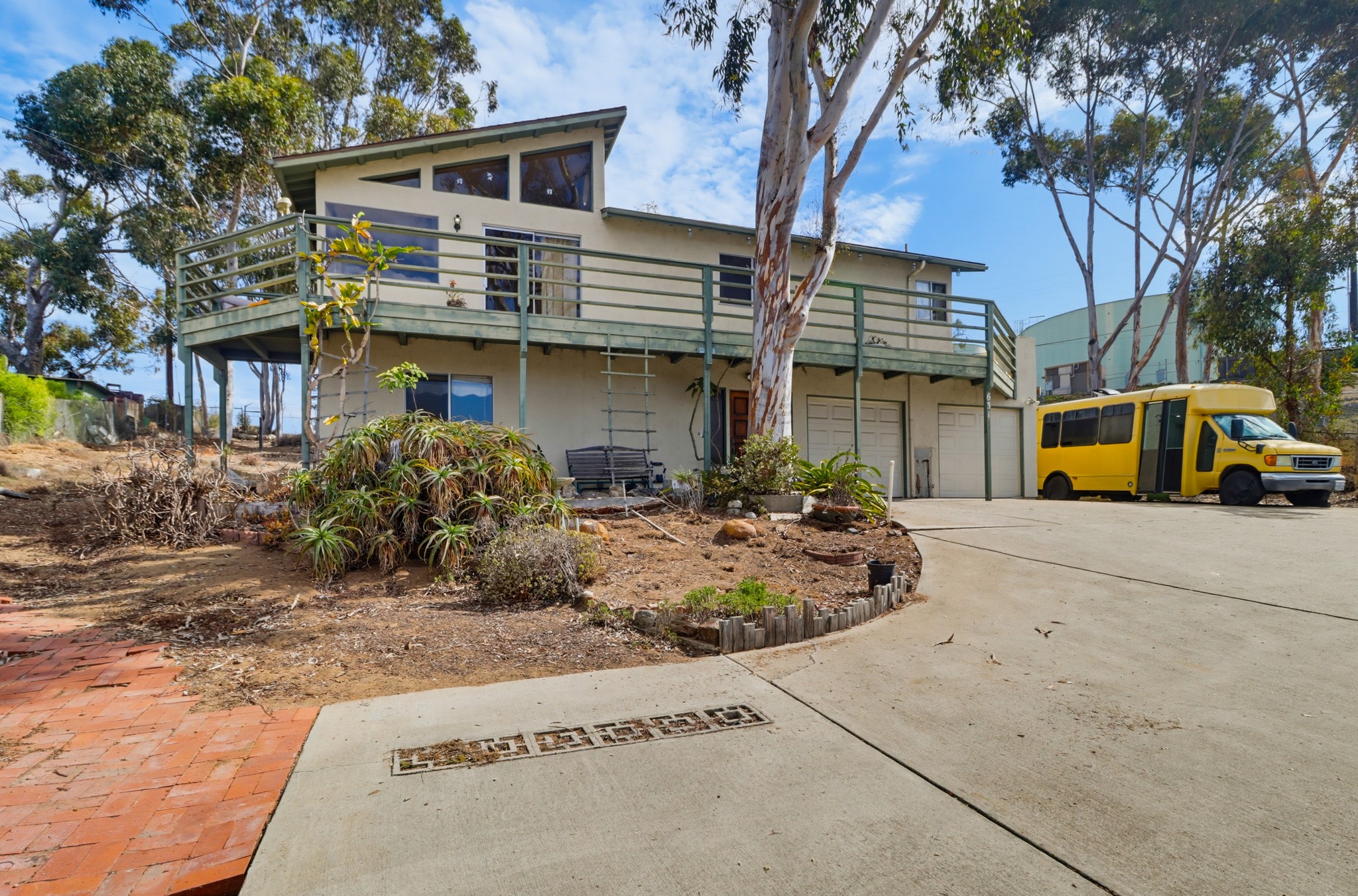 Virtual tour photo 1 of 61 for 631 Gretchen Rd