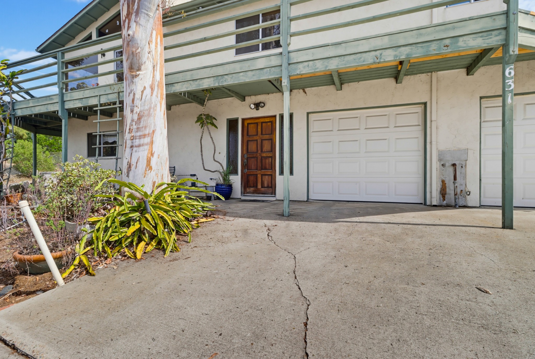 Virtual tour photo 5 of 61 for 631 Gretchen Rd
