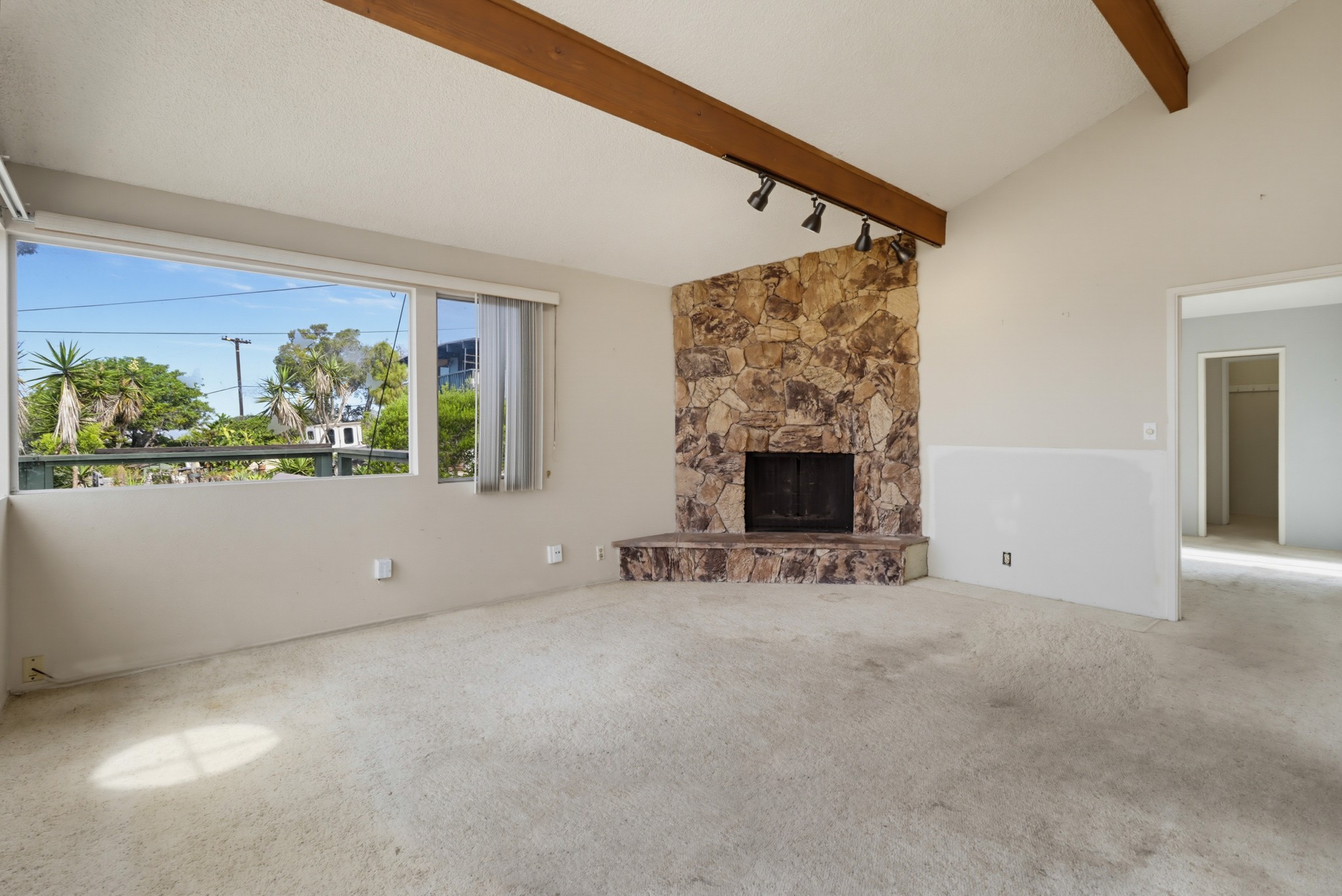 Virtual tour photo 9 of 61 for 631 Gretchen Rd
