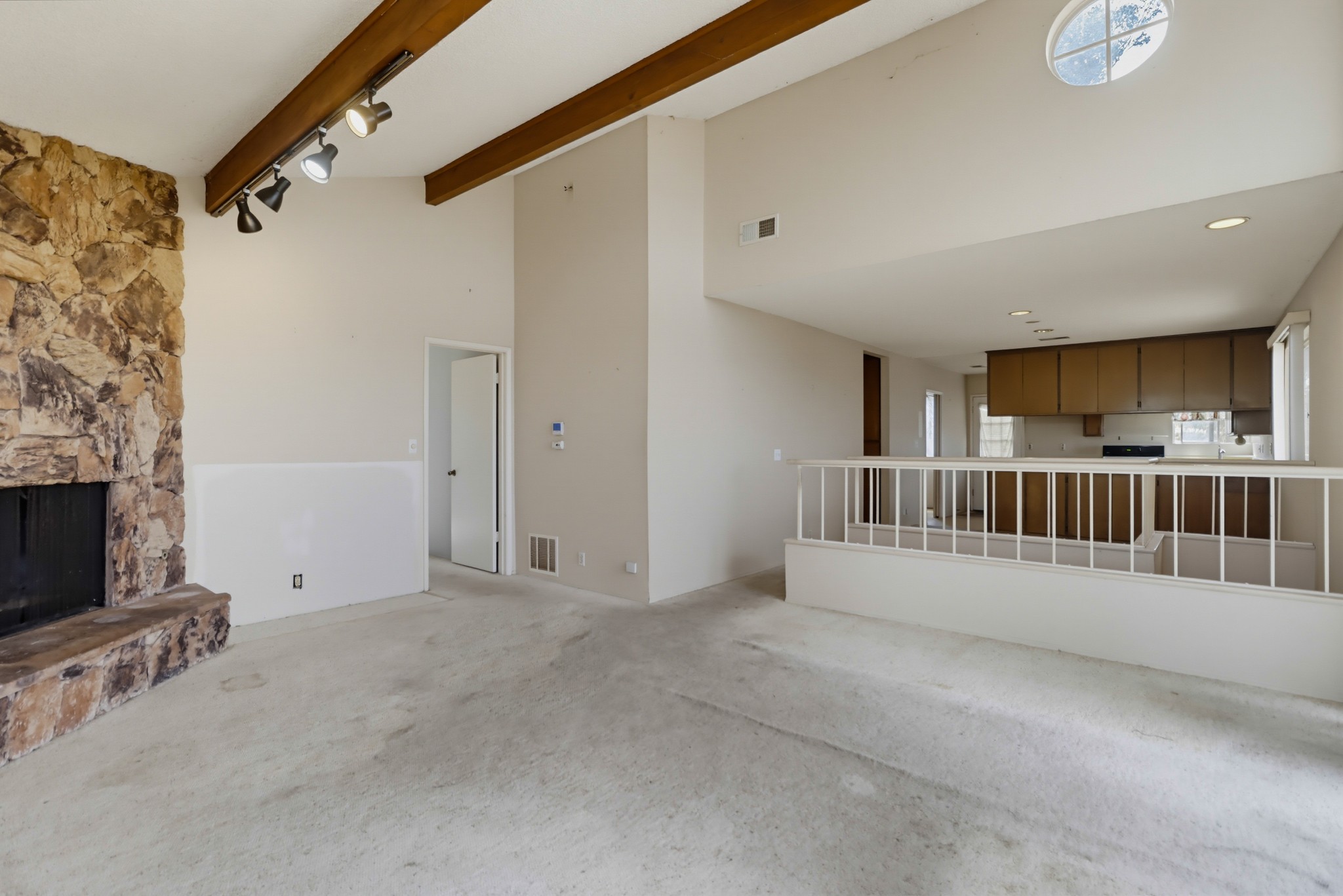 Virtual tour photo 10 of 61 for 631 Gretchen Rd