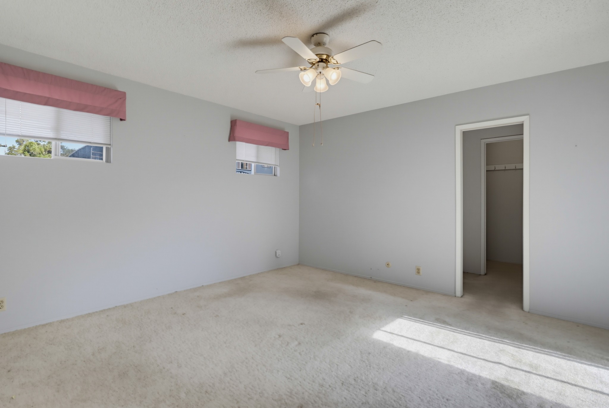 Virtual tour photo 21 of 61 for 631 Gretchen Rd