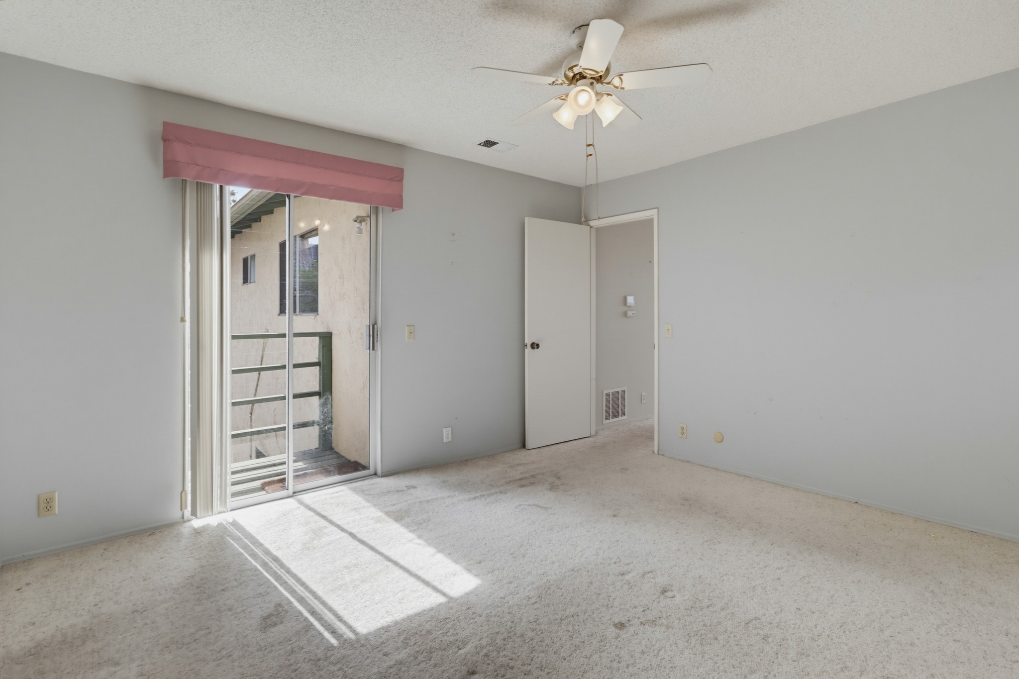 Virtual tour photo 23 of 61 for 631 Gretchen Rd